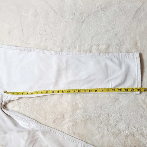 Chicos So Slimming cropped white pant - Picture 10 of 10